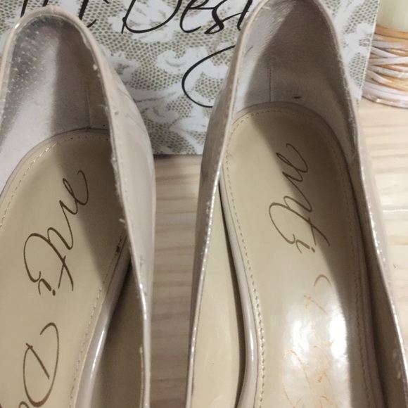 MTi Design cream color pumps. - Picture 2 of 7